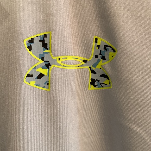 Under armor dri fit shirt - Picture 2 of 10